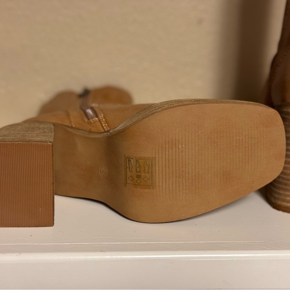 Casual booties size 5 1/2 - Picture 4 of 7